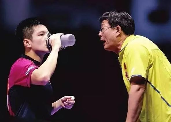 國(guó)乒迎來(lái)一項(xiàng)壞消息！樊振東恩師做出意外決定，劉國(guó)梁沒(méi)有認(rèn)可他