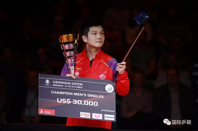 乒聯(lián)：樊振東時隔343天再登頂 孫穎莎白金第三冠