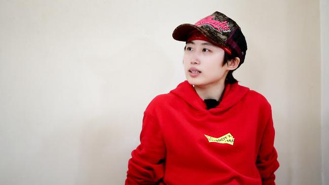 郭躍我家女閨女短發(fā)