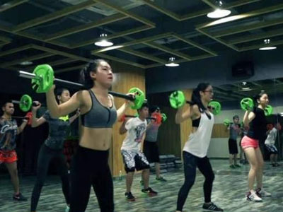 5個(gè)動(dòng)作堅(jiān)持低脂飲食2周讓你身體輕了不少