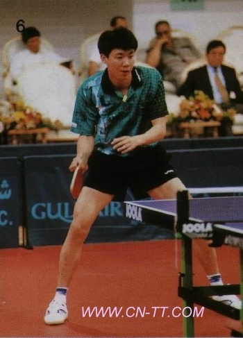 澎龍正手連續(xù)攻技術(shù)圖解