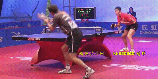 波爾側下發(fā)球