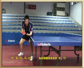 蔣朋龍單檜發(fā)球后第三板搶沖弧圈