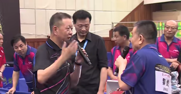 直板生膠正手如何防守強旋轉弧圈？任國強教練為你支招！