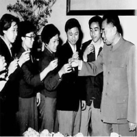 自掏腰包請(qǐng)乒乓隊(duì)吃飯，周總理和隊(duì)員們聊了什么？ | 乒壇史話(huà) 