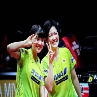 首冠誕生！日本女雙再度登頂，兩位小將決賽連贏三局，拿到1000分