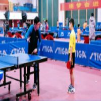 從臺(tái)到地五個(gè)擊球點(diǎn)，擺短挑打拉高吊，能檢驗(yàn)?zāi)闾幚黹L(zhǎng)短球的能力