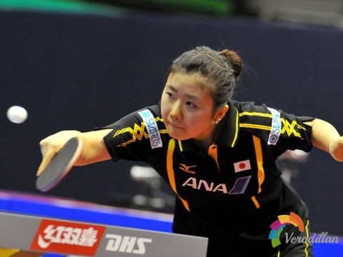 球星解碼之福原愛橫板進攻型打法反手生膠的手藝運用