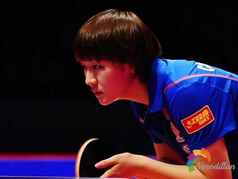 專業(yè)乒乓球選手接發(fā)球最先時(shí)為什么蹲得異常低