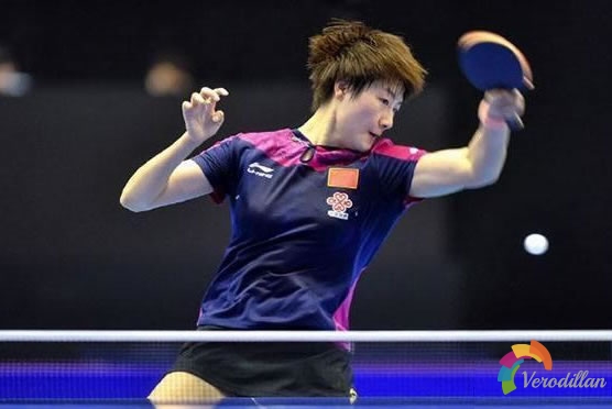 反拉弧圈球手藝基本要領解讀[乒乓手藝課堂]