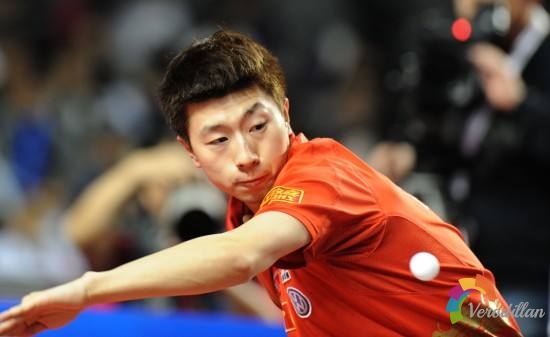 直板正膠正手擊下旋球動作要領及注重事項