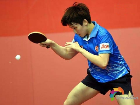 要提高擊球擲中率,掌握好球的水平航行偏向是要害