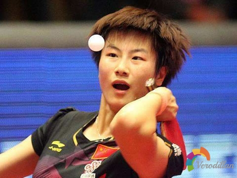 橫拍下蹲砍式發球,為什么老漏球