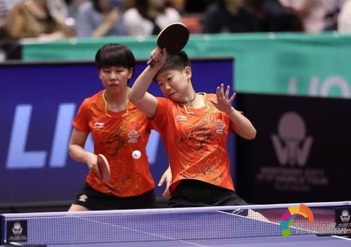 直拍長膠加力拱下旋手藝淺析