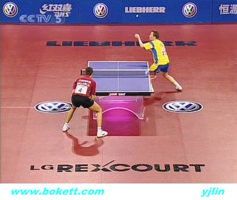 瓦爾德內(nèi)爾發(fā)球后交叉步搶攻直線