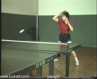 曹燕華正手拉球示范