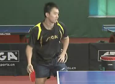 國(guó)手課堂?第4集吳家驥直拍逆向發(fā)側(cè)旋_鉤子球